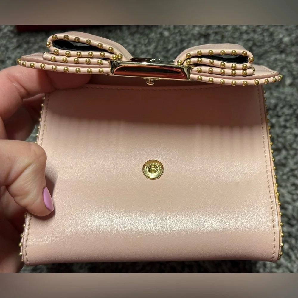 Salvatore Ferragamo vara bow pink compact wallet